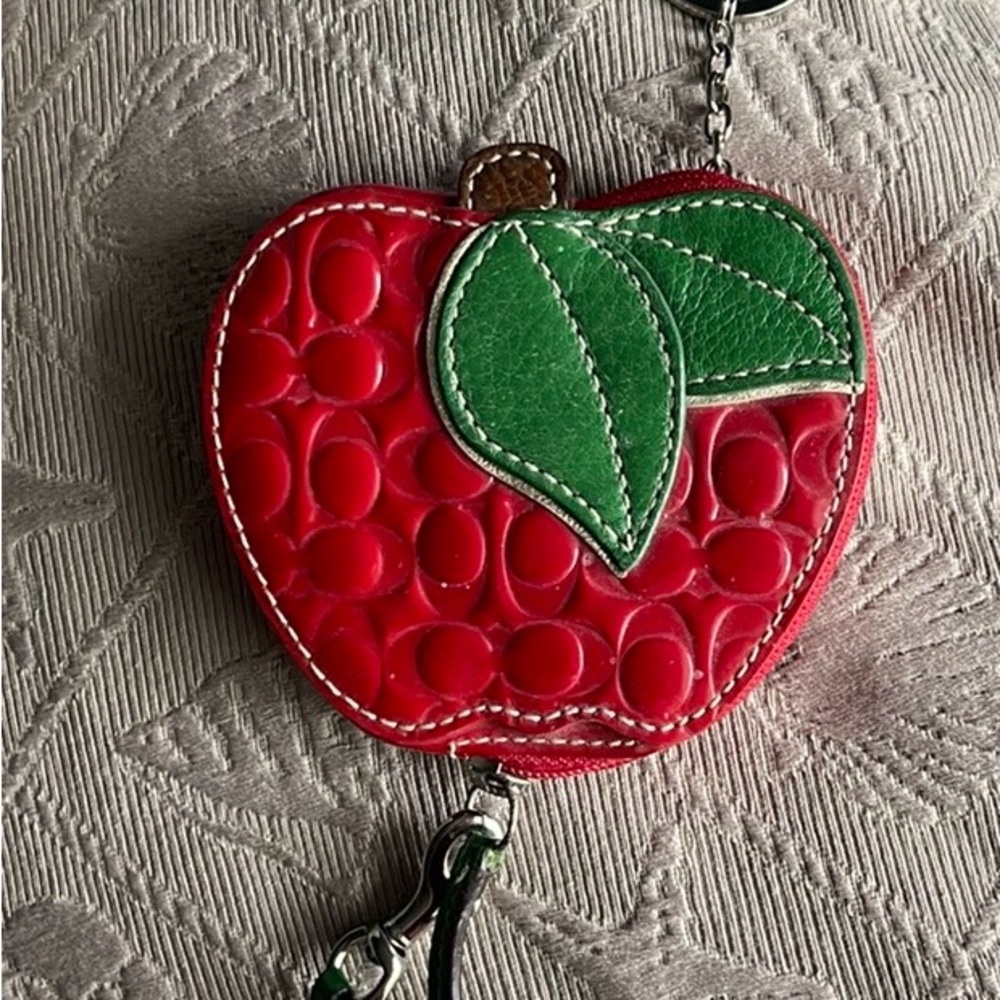Authentic Coach Apple Coinpurse